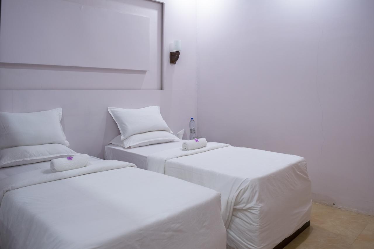 Hulhudheli Inn Экстерьер фото